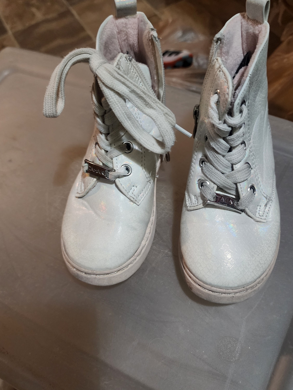 Tahari White Iridescent Kids Lace-Up High-Top Boots Size 8 Glitter Zipper